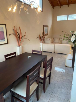 Departamento amplio a una cuadra del río villa María excelente ubicación